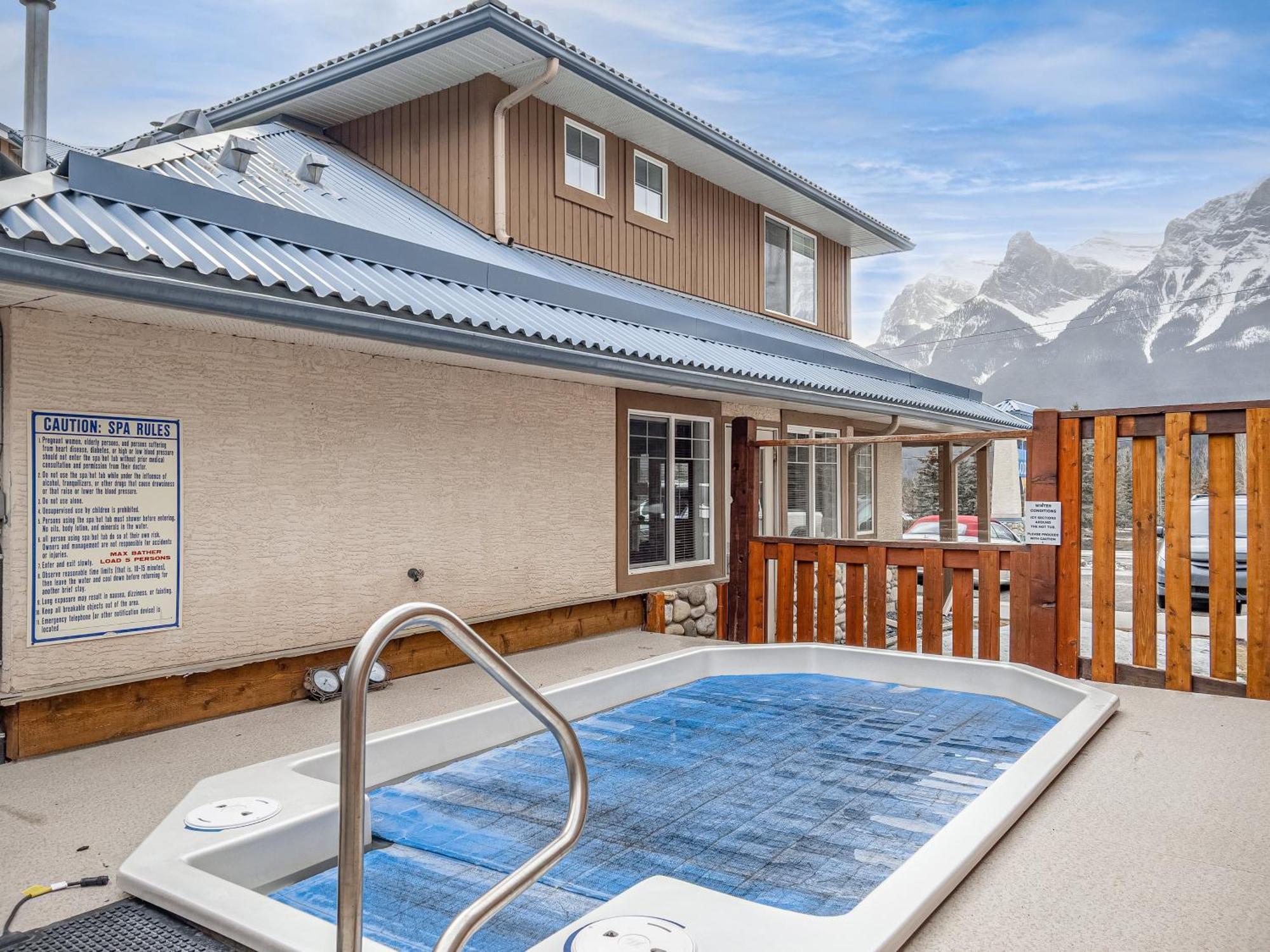 Appartement B212 Hot Tub, Ac X3, Parking, 2 Min To Banff Gate à Canmore Extérieur photo