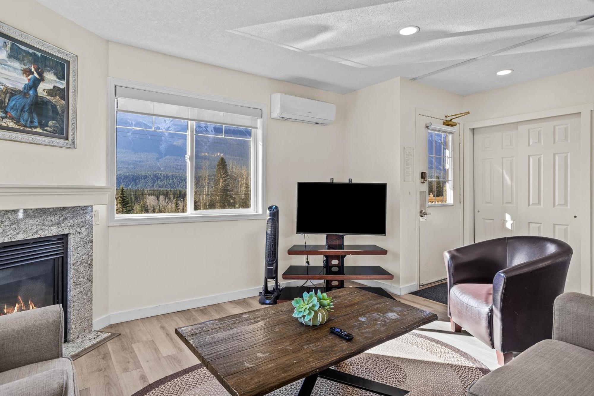 Appartement B212 Hot Tub, Ac X3, Parking, 2 Min To Banff Gate à Canmore Extérieur photo